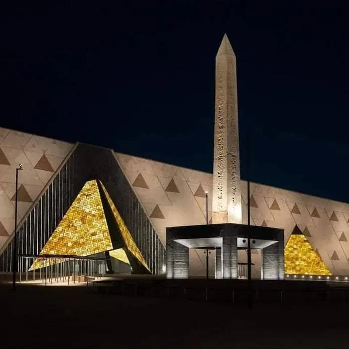 Ultimate Cairo Day Tour: Pyramids, Grand Museum & Old Cairo