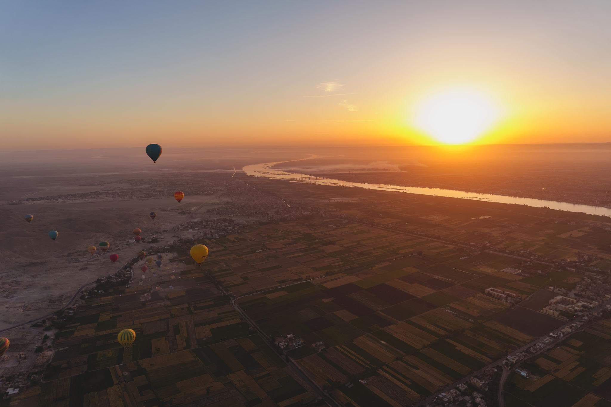 Vuelo en Globo Aerostático al Amanecer en Luxor | Tour Aéreo del Valle de los Reyes