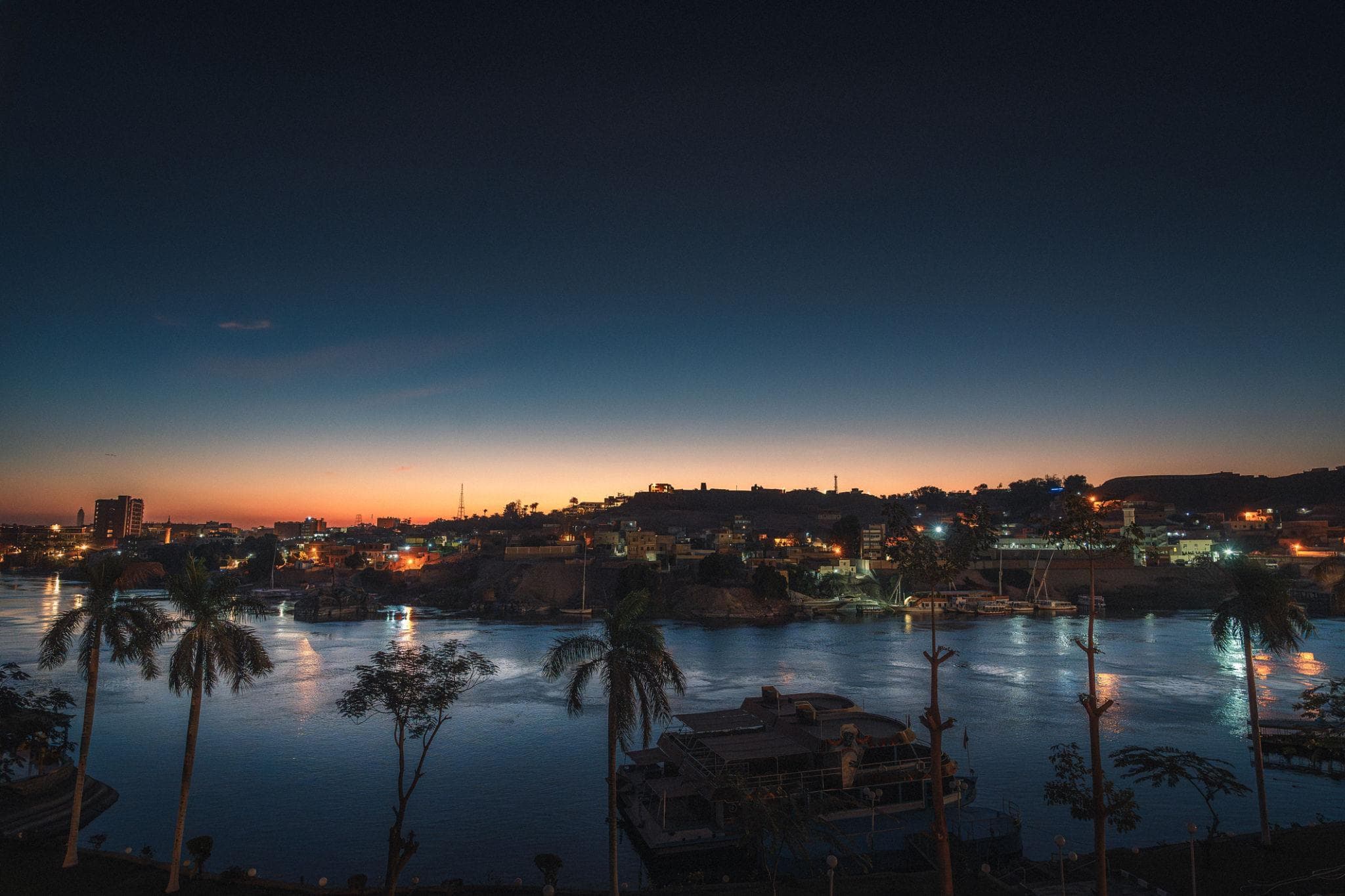 Navegación Atardecer Faluca Cairo - Experiencia Barco Tradicional del Nilo