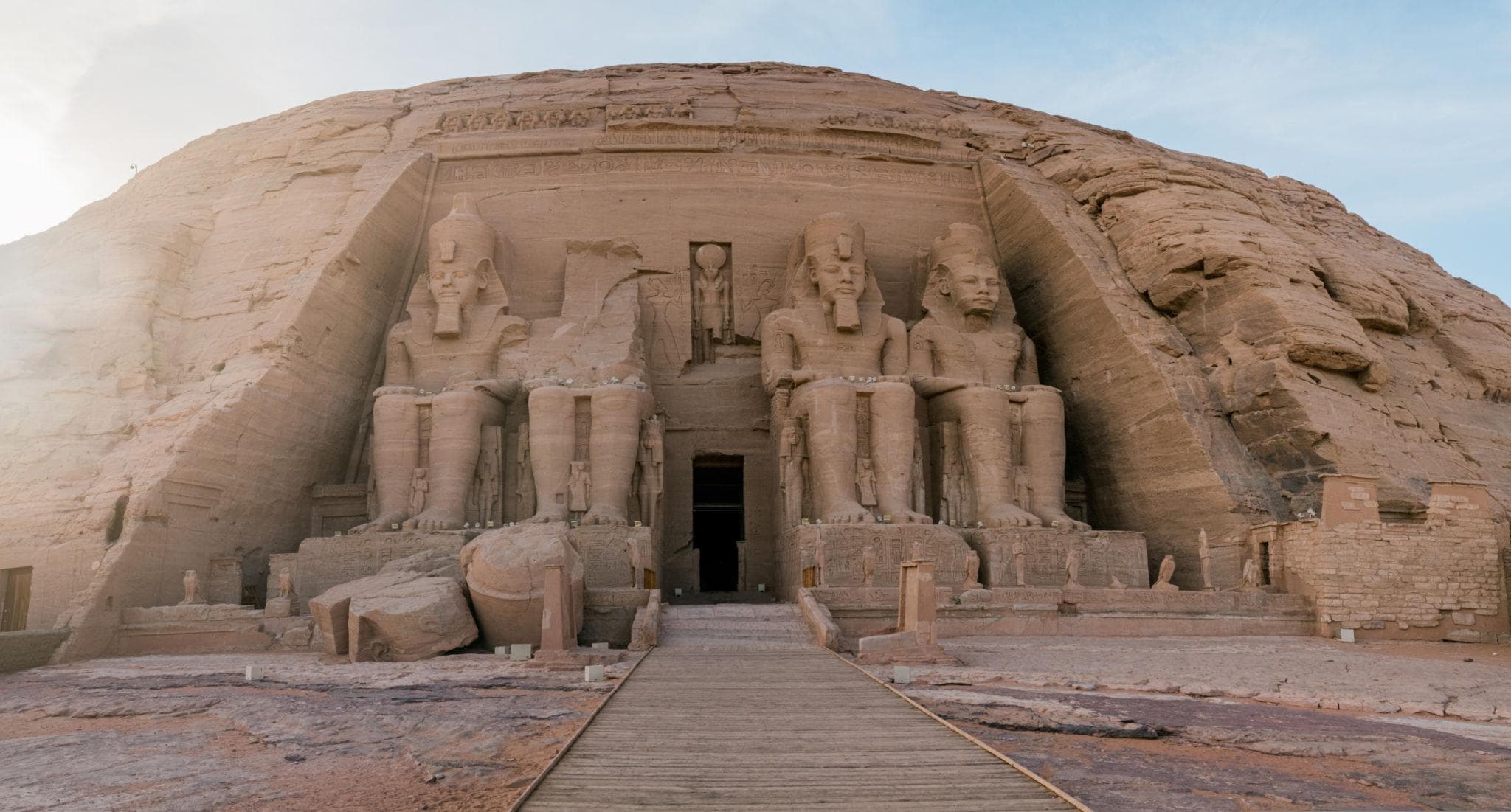 Gita Giornaliera ad Abu Simbel da Assuan - Tour dei Templi Rupestri UNESCO